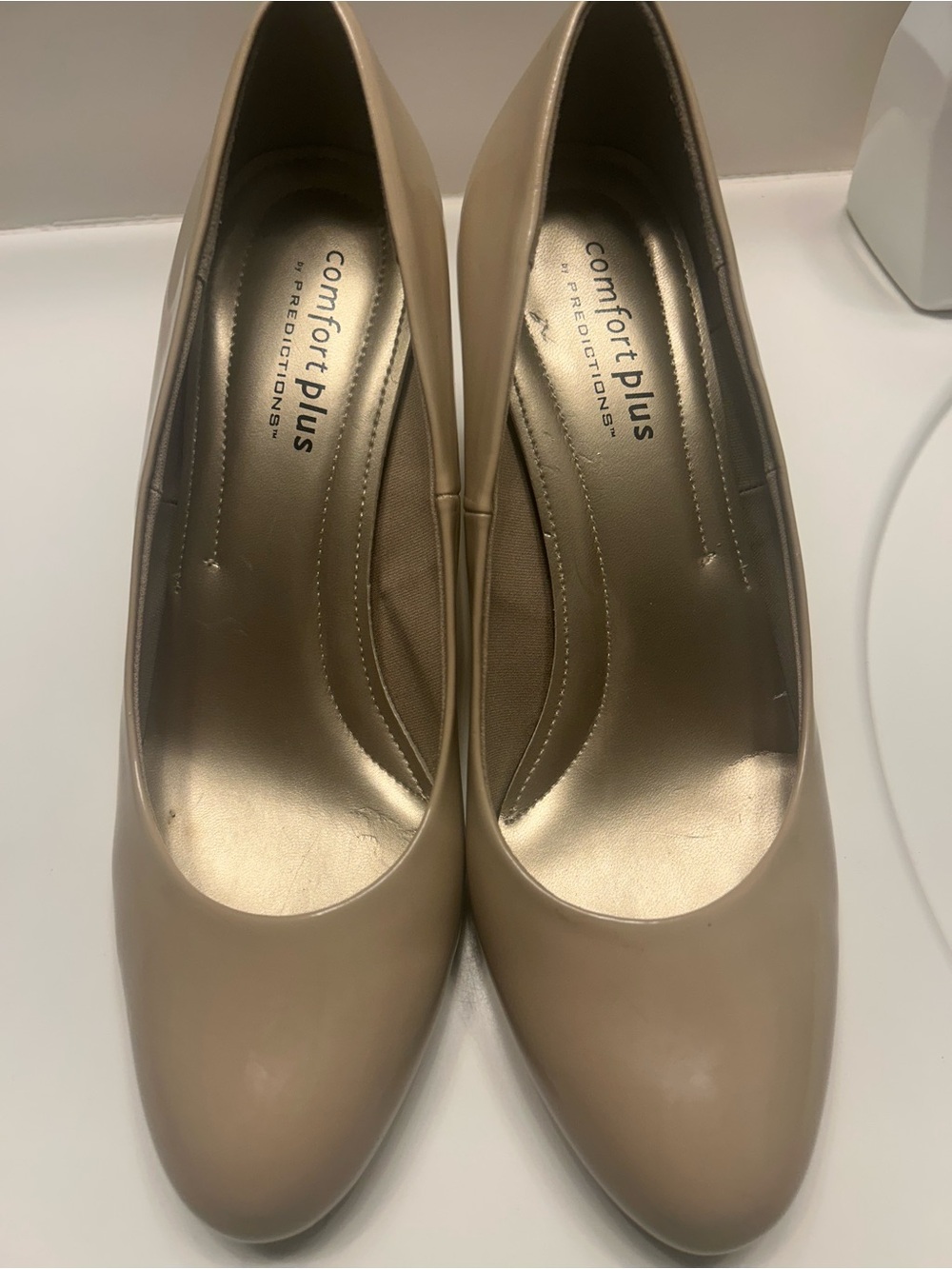 comfort plus by Predictions Beige/Nude Classic Round-Toe Pumps